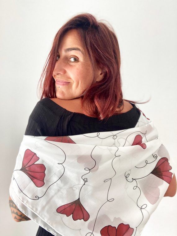 Carla_viciana_arte_seda-hojas_ginkgo_rojas