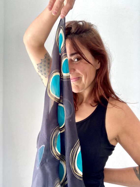 carla_viciana_art_on_silk_dots1